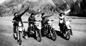 Bounche Outing Bromo Henshin