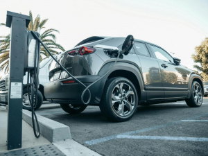 tempat charge mobil listrik